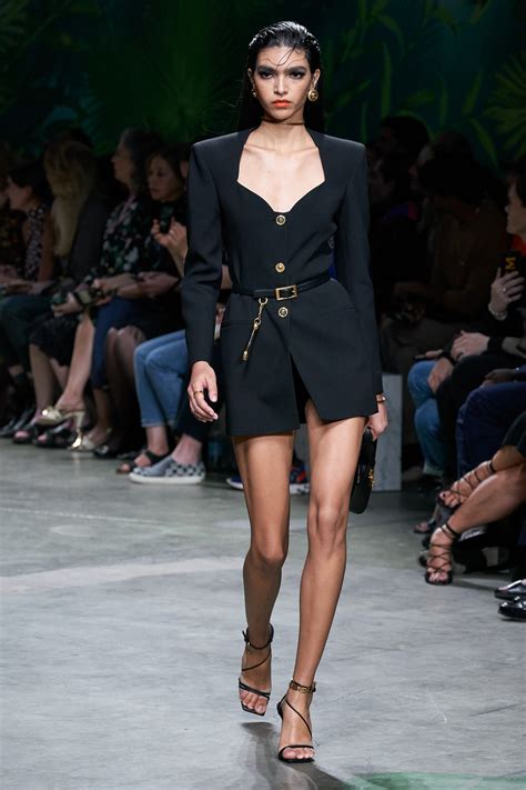 versace look_8_ready_to_wear spring 2020|versace dresses 2020.